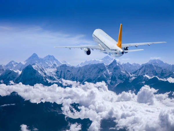 Titanium in Aerospace: A chjave per un volu più liggeru, più forte è più efficiente